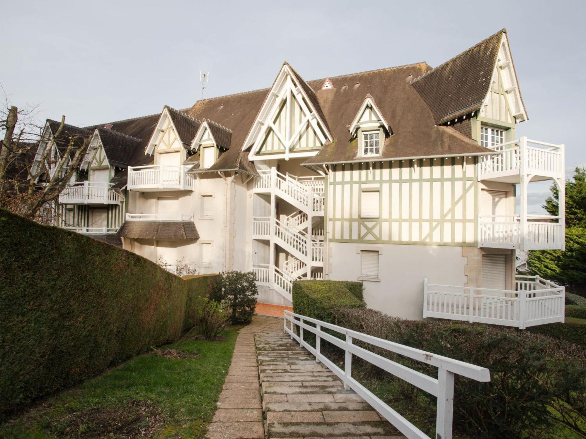 Apartment Les Jardins De La Cote Fleurie By Interhome Villers-sur-Mer Exterior photo